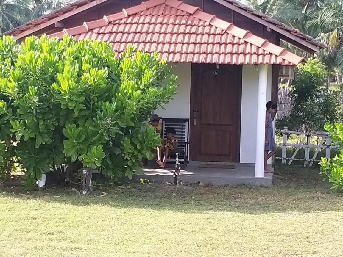 Windy Beach Cabanas Kalpitiya Exterior photo