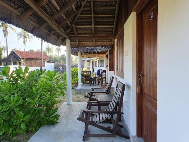 Windy Beach Cabanas Kalpitiya Exterior photo